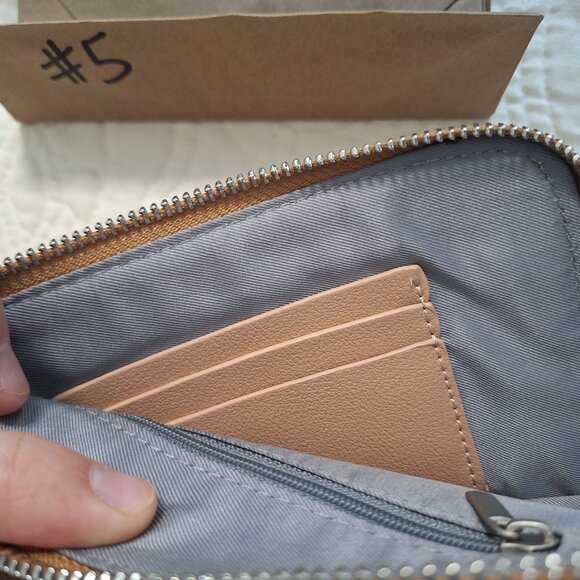 Wristlet Fun!! SEE DESCRIPITION - Picture 11 of 15